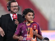 Cliver Huamán Sánchez, con solo 15 años de edad hizo historia después de subirse a un cerro y narrar la final de la Copa Libertadores, volviéndose viral.