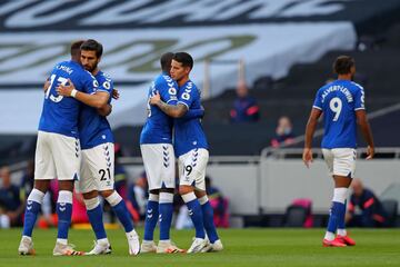 El equipo de Carlo Ancelotti ganó por 0-1 en el debut de la Premier League 2020/2021. James debutó, jugó 91 minutos y tuvo un gran papel. Yerry Mina fue el jefe de la defensa. Calvert Lewin marcó el gol del triunfo.