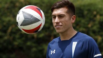 Juan Cornejo es presentado como nuevo jugador de Universidad Catolica.