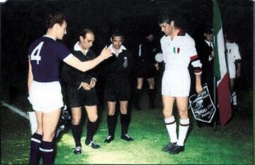 Seith y Maldini como capitanes en el sorteo de campo antes del partido de la Copa de Europa de 1963 entre el Dundee y el AC Milan.  