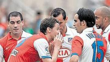 <b>MOTIVADOS. </b>Los jugadores del Atlético quieren aprender de los errores.