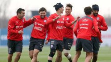 Los jugadores disfrutan durante la práctica matinal en el Monasterio Celeste.