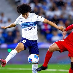 Católica se refuerza con un formado en Universidad de Chile: ya entrena en el Claro Arena