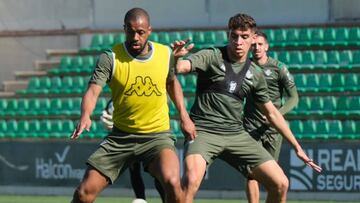 Mizzian, junto a Sidnei en un entrenamiento.