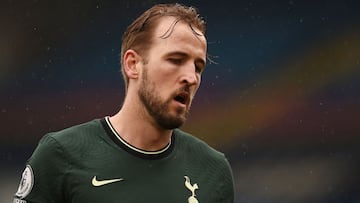 FILE PHOTO: Soccer Football - Premier League - Leeds United v Tottenham Hotspur - Elland Road, Leeds, Britain - May 8, 2021 Tottenham Hotspur&#039;s Harry Kane looks dejected Pool via REUTERS/Oli Scarff/File Photo EDITORIAL USE ONLY. No use with unauthori