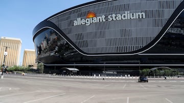 Los estadios de futbol americano no son ajenos a Canelo ya que el mexicano ha peleado en el AT&T Stadium y en el Hard Rock Stadium.