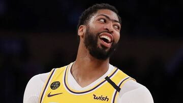 Anthony Davis estrena imagen y los fans se retrotraen 30 años