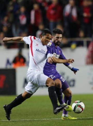 Carlos Bacca con Felipe Mattioni.