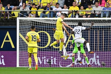 Sorloth marcó así su segundo gol.
