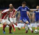 Chelsea sufre, pero vence a Stoke y mantiene su ventaja