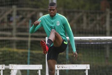 Atlético Nacional enfrenta a Fluminense en el Atanasio Girardot con la esperanza de remontar el 4 a 1 en contra que sufrió en el Maracaná en el juego de ida.