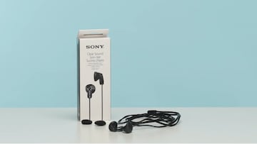 Auriculares con cable y de botón de Sony disponibles en Amazon.