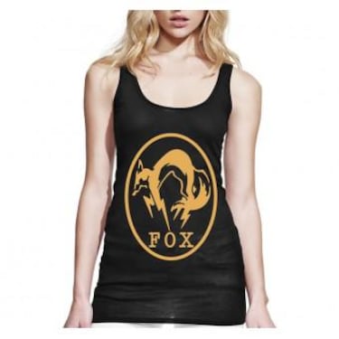 Ellas también pueden verstirse con la ropa de Metal Gear