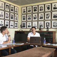 Velasco Carballo imparte formación arbitral a Robert Moreno por la nueva normativa