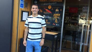 Fede San Emeterio, jugador del Real Valladolid, en Brasería Poniente.