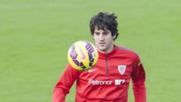 Mikel San Jos&eacute;, en un entrenamiento con el Athletic.