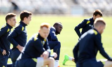 El primer entrenamiento de Bolt con los Central Coast Mariners