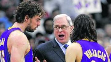 Pau Gasol con Phil Jackson.