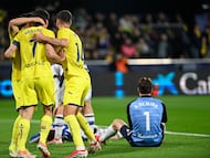 VILLARREAL (CASTELLÓN), 20/03/2026.- Los jugadores del Villarreal celebran el segundo gol ante la Real, durante el partido de LaLiga de fútbol que Villarreal CF y Real Sociedad disputan este viernes en el estadio de La Cerámica. EFE/Andreu Dalmau