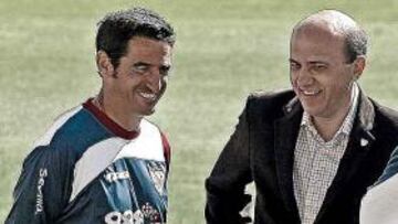 <b>DISTANCIADOS. </b>Del Nido evidenció su enfado tras el empate y la mala imagen dada en Murcia.