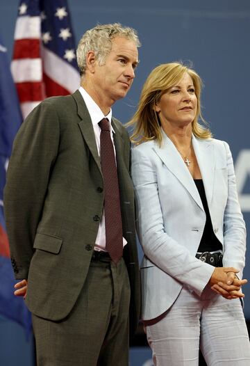 John McEnroe y Chris Evert de Estados Unidos.