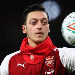 Özil se enroca en el Arsenal