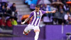 VALLADOLID, SPAIN - OCTOBER 22: Sergio Leon of Real Valladolid CF in action during the LaLiga Santander match between Real Valladolid CF and Real Sociedad at Estadio Municipal Jose Zorrilla on October 22, 2022 in Valladolid, Spain. (Photo by Ion Alcoba/Quality Sport Images/Getty Images)