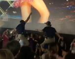 Vídeos: Locura en cines tras estreno de The Eras Tour de Taylor Swift