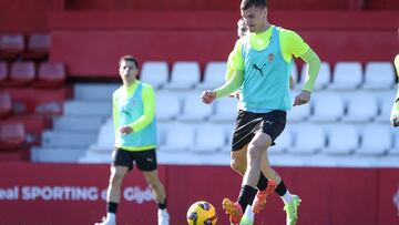 27-02-26. NIKOLA MARAS, EN EL ENTRENAMIENTO DEL SPORTING EN MAREO.