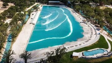 Vista aérea de la piscina de olas artificiales Waco Surf.