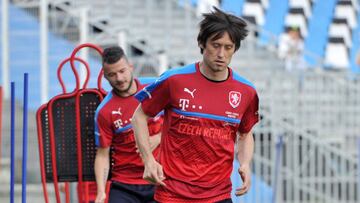 Rosicky será titular pese a sumar sólo 20 minutos este curso