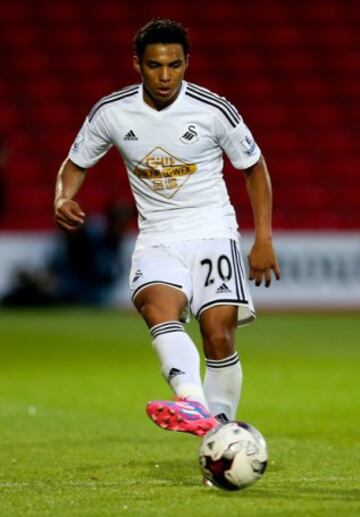 30. Swansea (Inglaterra). El cuadro de la Premier cedió un total de nueve jugadores, los que acuaron en 70 duelos. El ecuatoriano Jefferson Montero fue de los más regulares. 