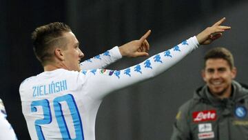 Napoli&#039;s Polish midfielder Piotr Zielinski celebrates after scoring a goal during the Italian Serie A football match SSC Napoli vs Genoa 