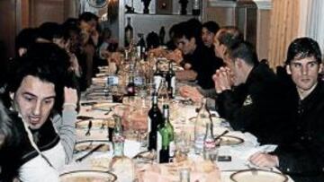 <b>UNIÓN DE CARA AL BAYERN. </b>La primera plantilla del Getafe y el filial cenaron ayer juntos en el Asador Frontón.