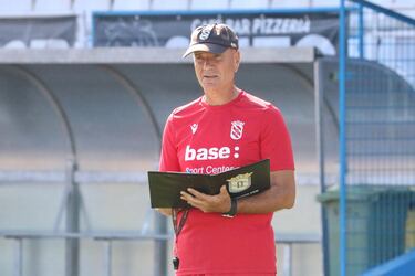 El Melilla destituye a Miguel Rivera