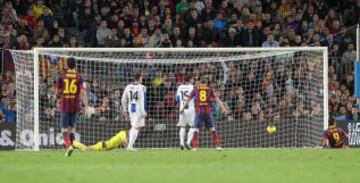 Barcelona-Espanyol. 1-0. Alexis anota el primer gol.