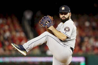 El lanzador de Houston consiguió la tercera victoria en Serie Mundial para un mexicano y la segunda como abridor, uniéndose en ese departamento a Fernando Valenzuela.