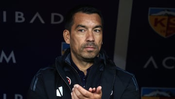 El Beşiktaş hizo oficial la salida de Giovanni Van Bronckhorst