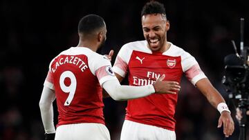 Soccer Football - Premier League - Arsenal v Tottenham Hotspur - Emirates Stadium, London, Britain - December 2, 2018  Arsenal&#039;s Alexandre Lacazette and Pierre-Emerick Aubameyang celebrate after the match   REUTERS/David Klein  EDITORIAL USE ONLY. No