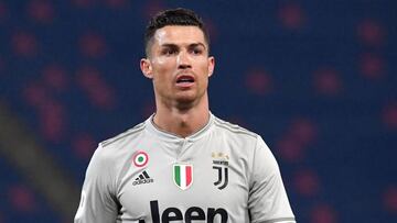 Cristiano Ronaldo abandonando el terreno de juego tras el partido entre el Bolonia y la Juventus del 12 de enero de 2019 en el estadio Renato-Dall'Ara de Bolonia.