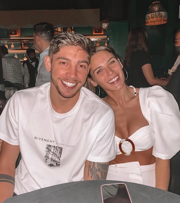 Mina Bonino y Fede Valverde comenzaron su historia de amor en 2018, justo cuando Mina dej¨® su contrato en la televisi¨®n argentina y su carrera como periodista para mudarse a Madrid con ¨¦l. Tienen un hijo.