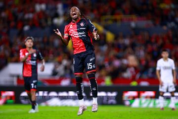 Jhon Murillo of Atlas during the 14th round match between Atlas and Tijuana as part of the Liga BBVA MX, Torneo Apertura 2024 at Jalisco Stadium on October 26, 2024 in Guadalajara, Jalisco, Mexico.