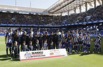 Once del Deportivo. De pie: Fayçal, Arribas, Mosquera, Borges, Sidnei, Manu, Fede Cartabia, Fernando Navarro, Laure, Lucas Pérez y Luis Alberto