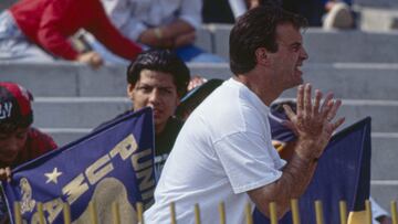  Marcelo Bielsa head coach of Atlas during the game Pumas UNAM vs Atlas, Matchday 24 of the 1993-1994 Season of the Mexican Soccer Championship, at Olimpico Universitario Stadium, on January 9, 1994.
<br><br>
Marcelo Bielsa Director Tecnico de Atlas during the game Pumas UNAM vs Atlas, Jornada 24 de la Temporada 1993-1994 del Campeonato Mexicano de Futbol, en el Estadio Olimpico Universitario, el 09 de Enero de 1994.