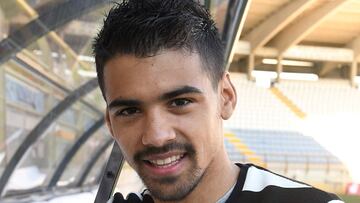Ibán Salvador estará en el once leonés en Almería.