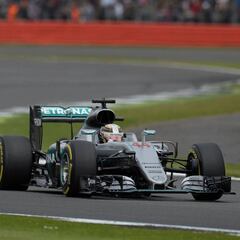 Soberbia pole para Hamilton; Sainz saldrá 7º y Alonso 9º