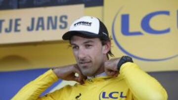 Fabian Cancellara, con el maillot del l&iacute;der.