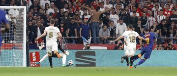 0-3. Luis Suárez marcó el tercer gol.
