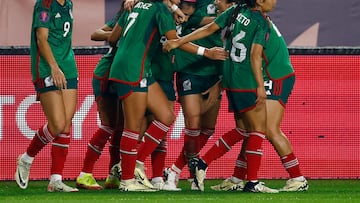 CARSON, CALIFORNIA - FEBRUARY 26: Jaqueline Ovalle #11 of Mexico celebrates a goal against the United States in the first half during Group A - 2024 Concacaf W Gold Cup match at Dignity Health Sports Park on February 26, 2024 in Carson, California.   Ronald Martinez/Getty Images/AFP (Photo by RONALD MARTINEZ / GETTY IMAGES NORTH AMERICA / Getty Images via AFP)