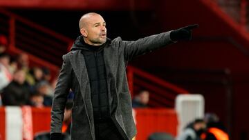 Paco López durante un partido.